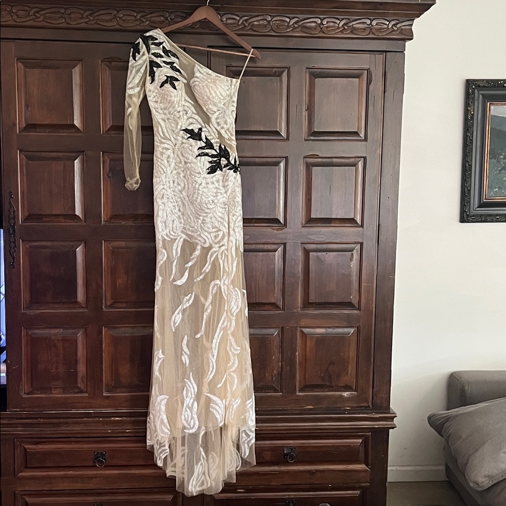 Elegant Beaded and Sequins Cream and Black Evening Gown. Size Extra Small